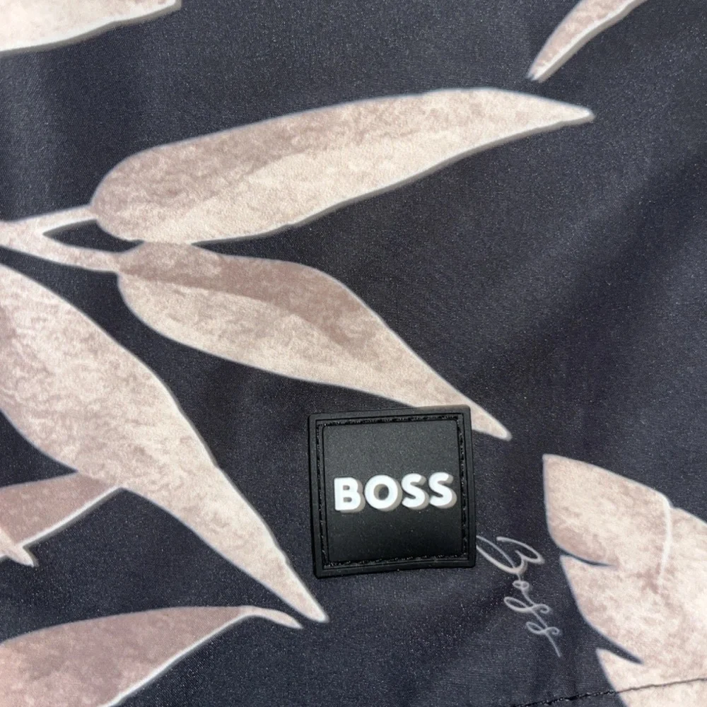 HUGO BOSS QUICK-DRY Pirhana Abstract Floral BOSS Patch Swim Trunks NWT